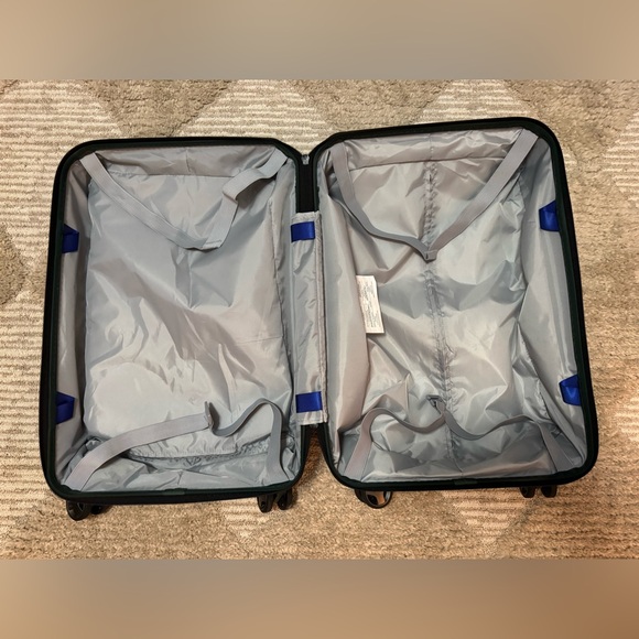 eBag Carry On Hardside Suitcase w/ Front Laptop Pouch - Picture 8 of 9